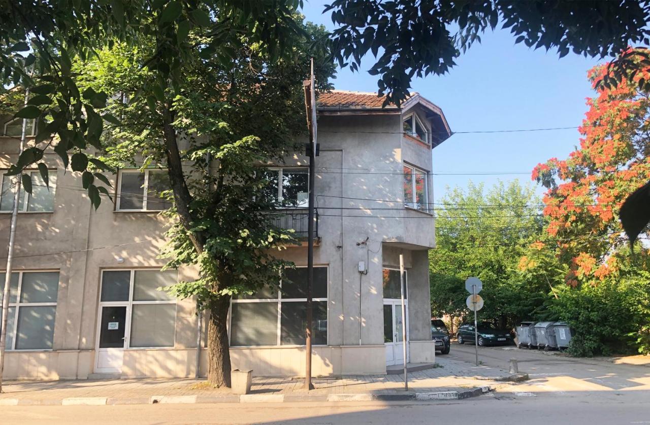 Corner House Apartment Montana Exterior photo